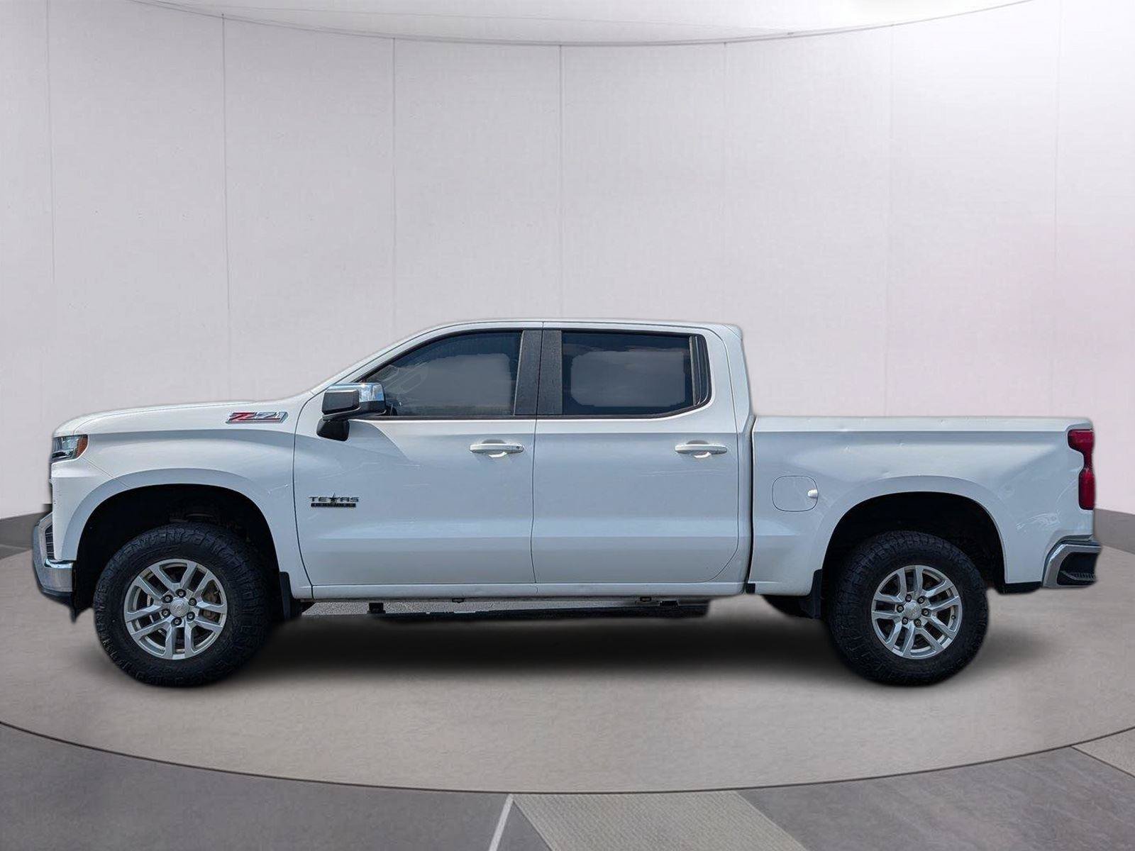 Used 2020 Chevrolet Silverado 1500 LT w/ Texas Edition AWD/4WD image 2