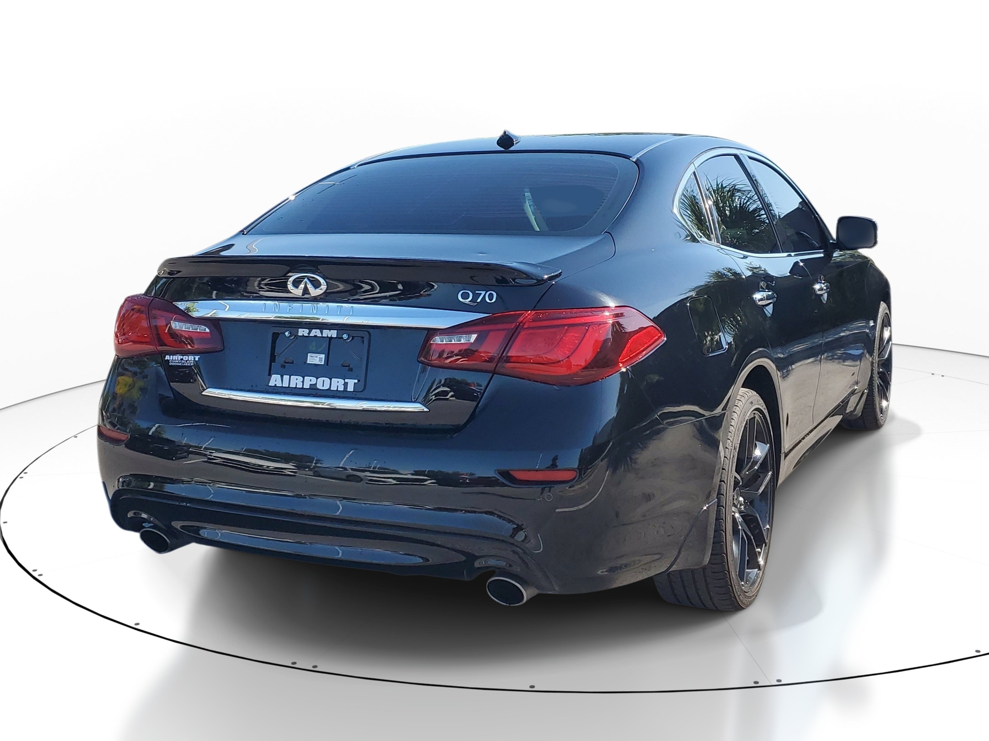 Used 2015 INFINITI Q70 3.7 RWD image 6