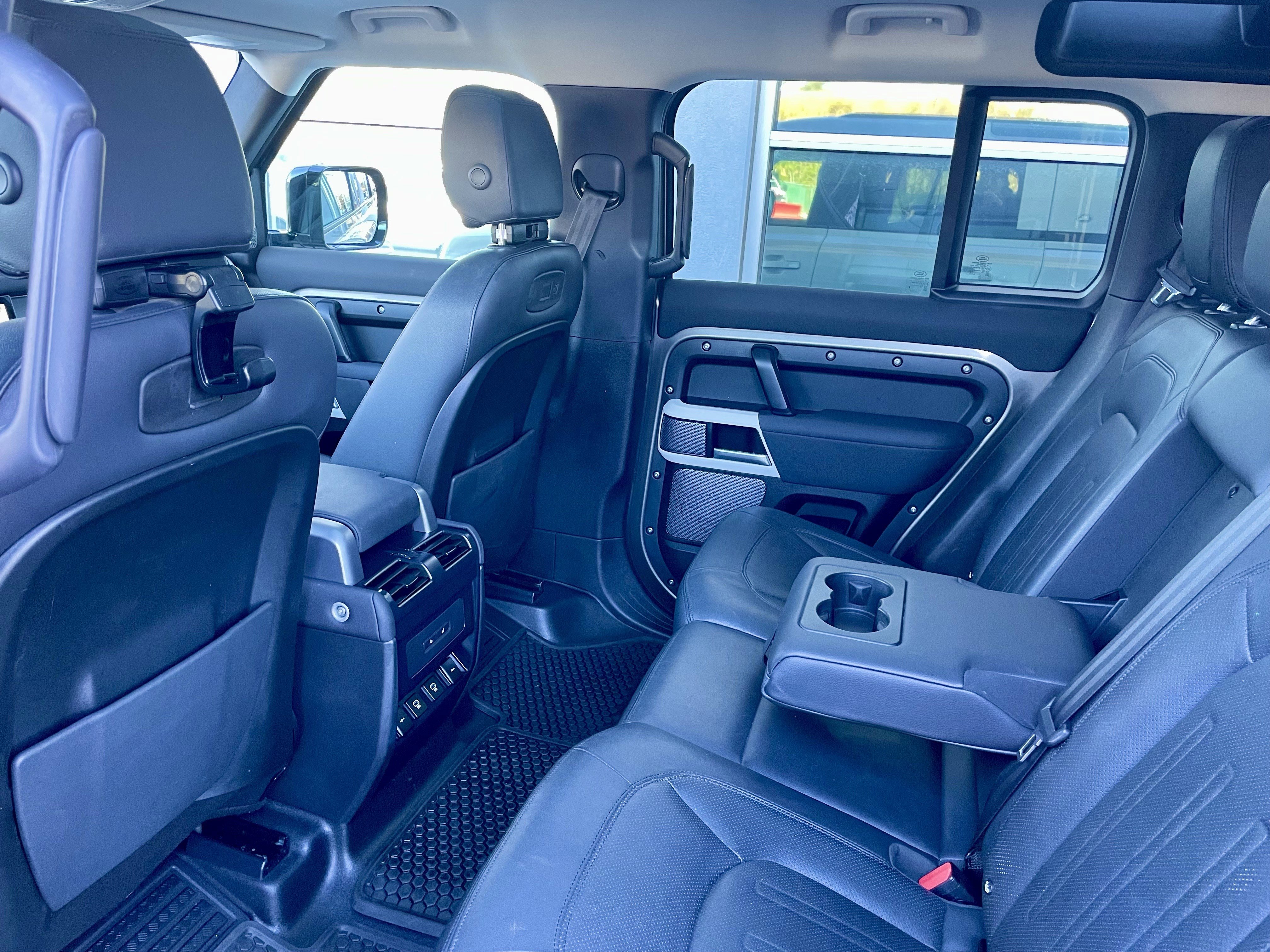 Used 2022 Land Rover Defender 110 S image 30