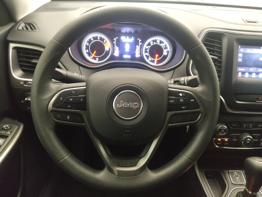 Used 2021 Jeep Cherokee Latitude FWD image 22