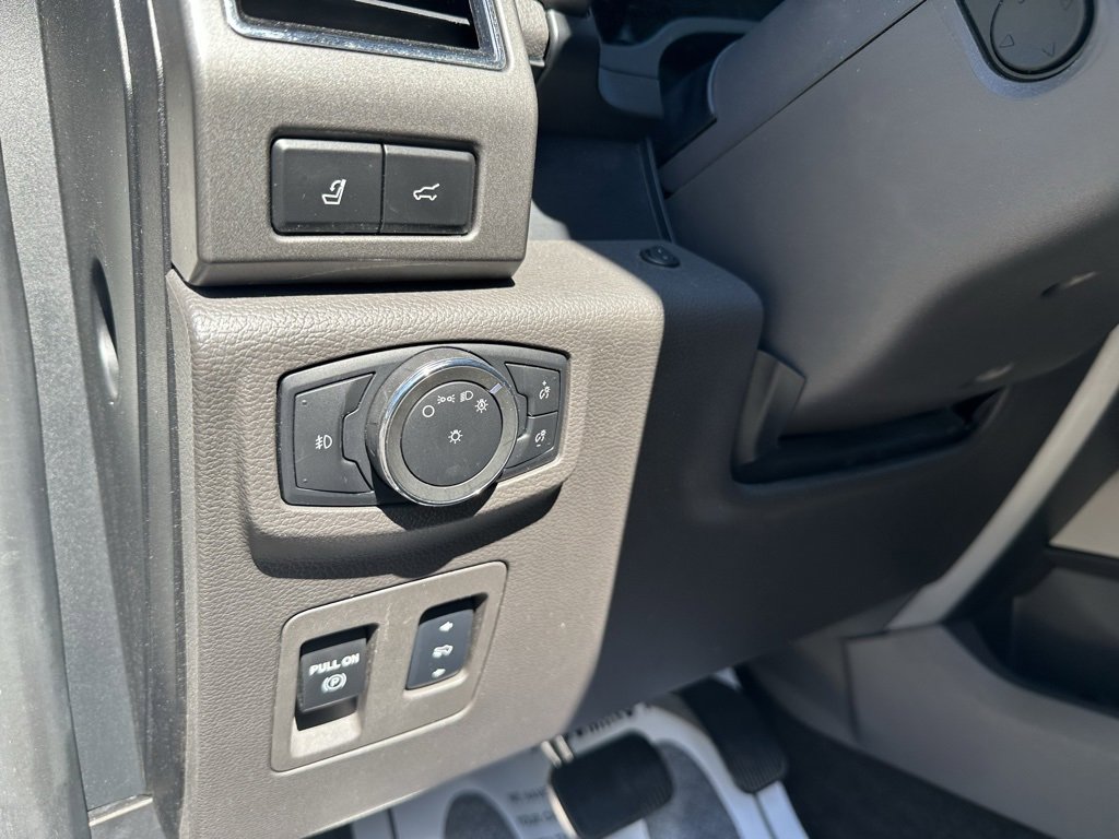 Used 2018 Ford Expedition Max XLT w/ Equipment Group 202A image 29