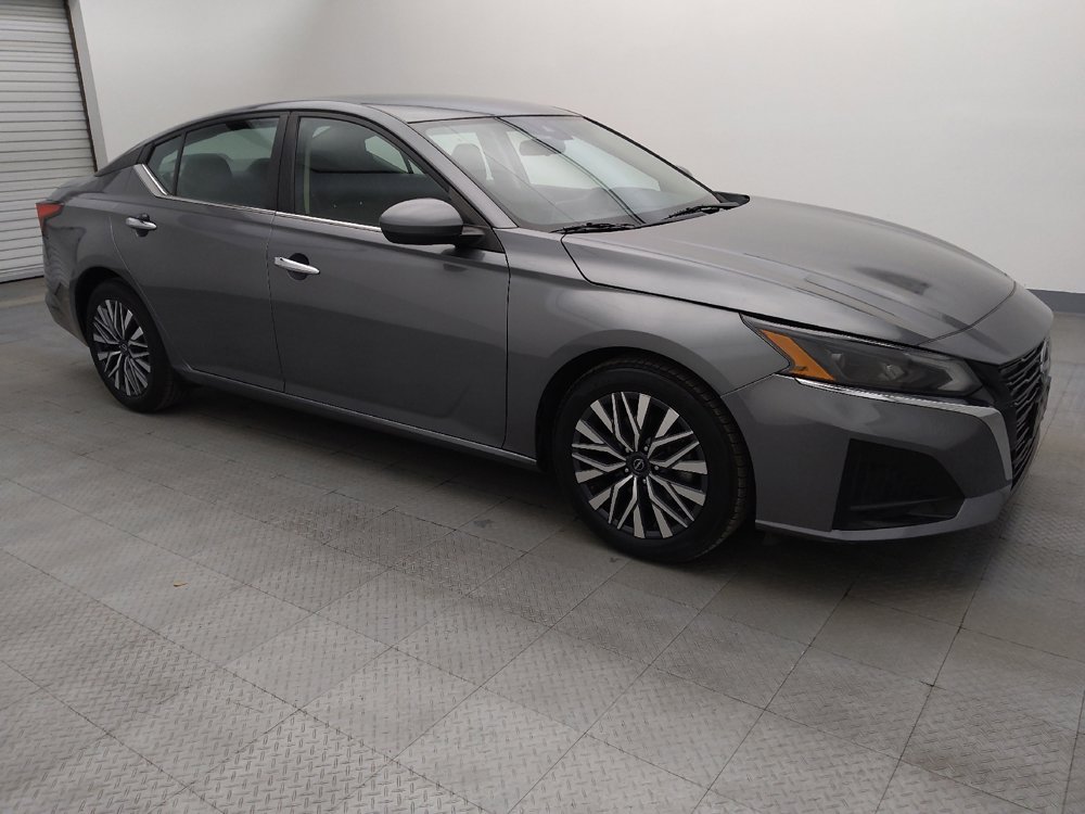 Used 2023 Nissan Altima 2.5 SV image 11