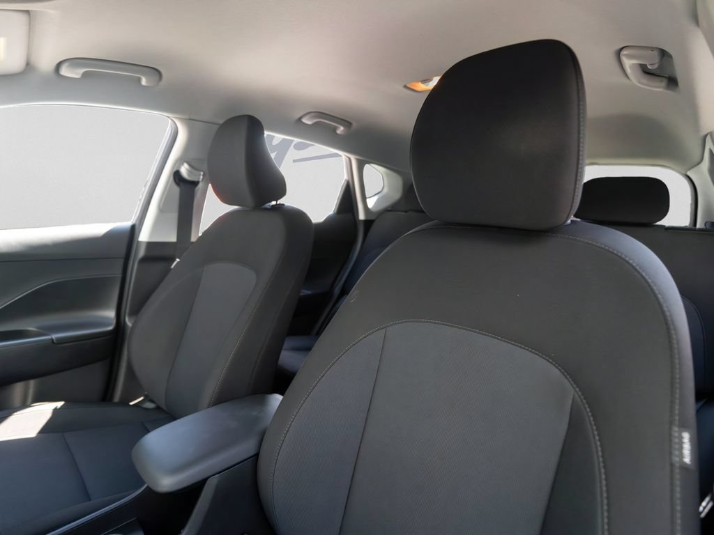 Used 2025 Hyundai Kona SEL FWD image 6