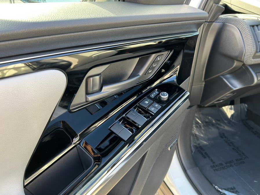 Used 2023 Subaru Solterra AWD image 12