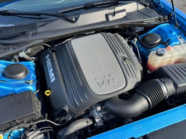 Used 2023 Dodge Challenger R/T w/ Plus Package image 30