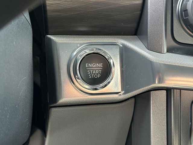 Used 2025 Ford F150 Lariat image 16