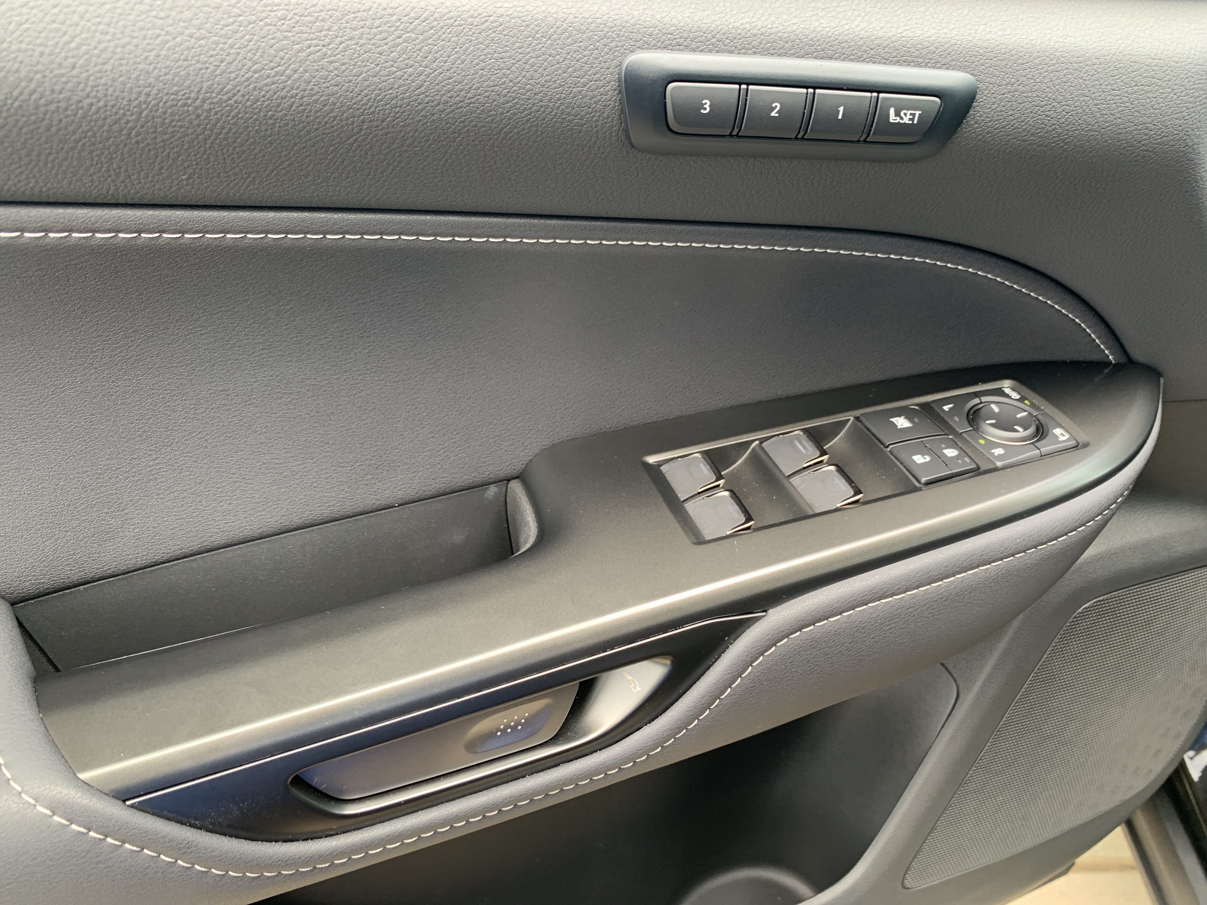 Certified 2025 Lexus NX 250 FWD w/ Accessory Package (2T) image 15