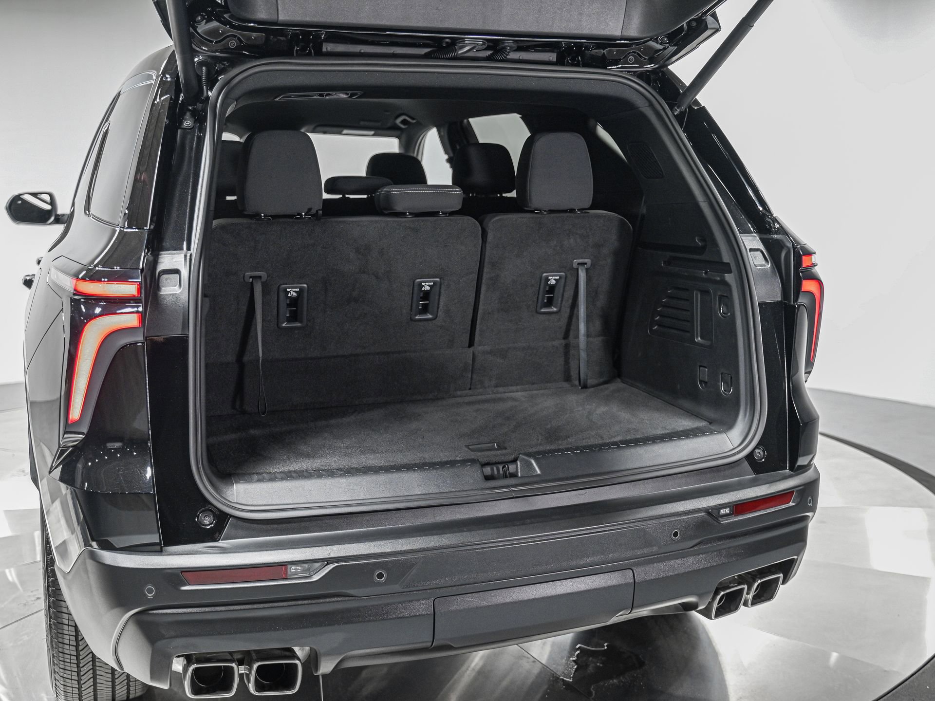 Used 2024 Chevrolet Traverse LS FWD image 6