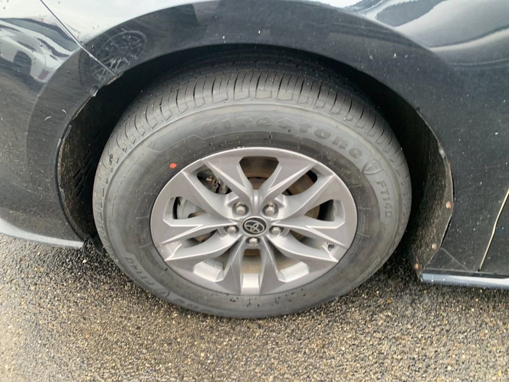 Used 2022 Toyota Sienna LE image 7