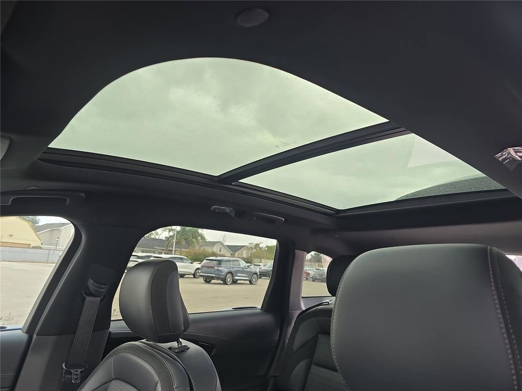 New 2025 Lincoln Nautilus Reserve w/ Jet Appearance Package image 23