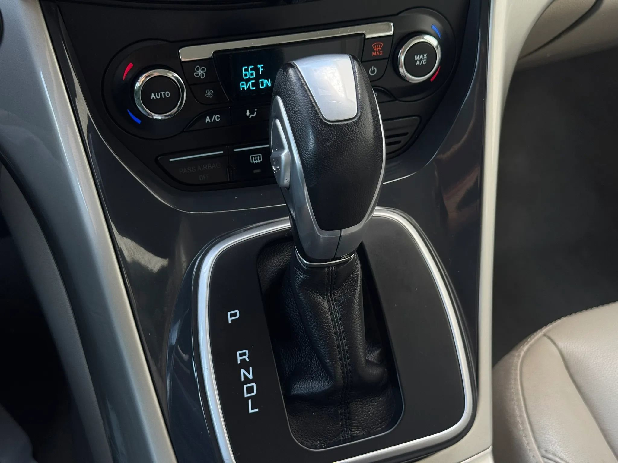 Used 2013 Ford C-MAX SEL image 39