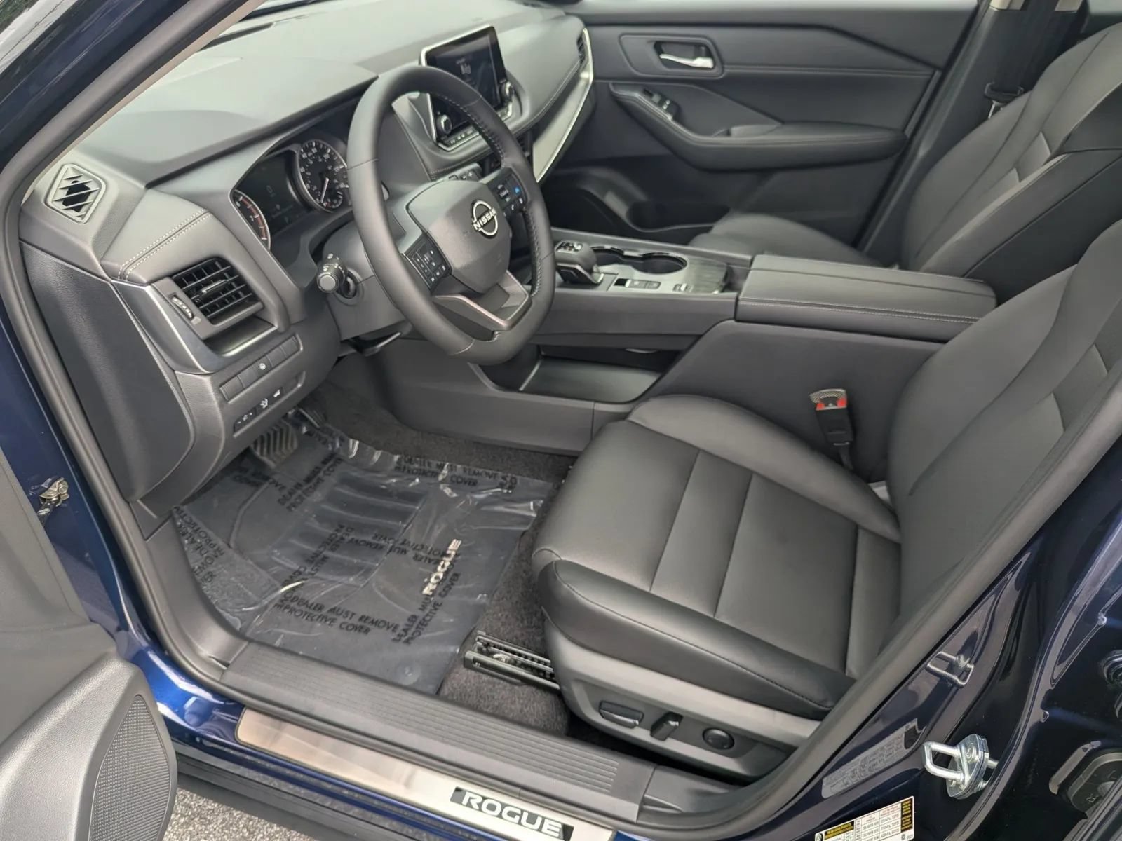 Used 2026 Nissan Rogue Dark Armor FWD image 9