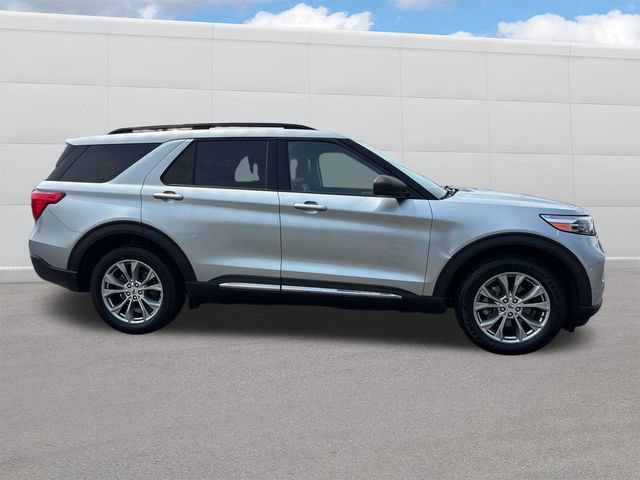 Used 2022 Ford Explorer XLT w/ Equipment Group 202A AWD/4WD image 7