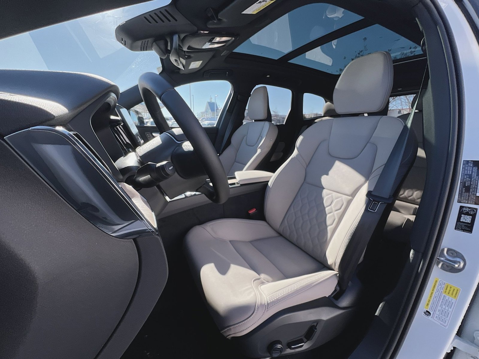 New 2026 Volvo XC60 B5 Plus w/ Protection Package Premier AWD/4WD image 13