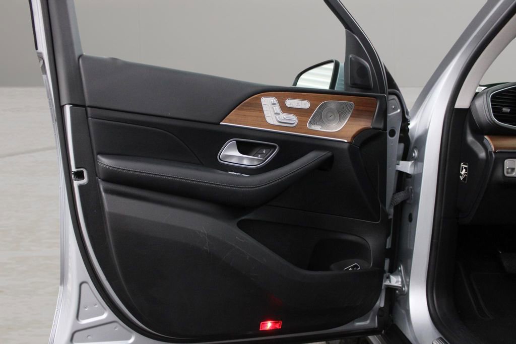 Used 2023 Mercedes-Benz GLS 450 4MATIC image 55