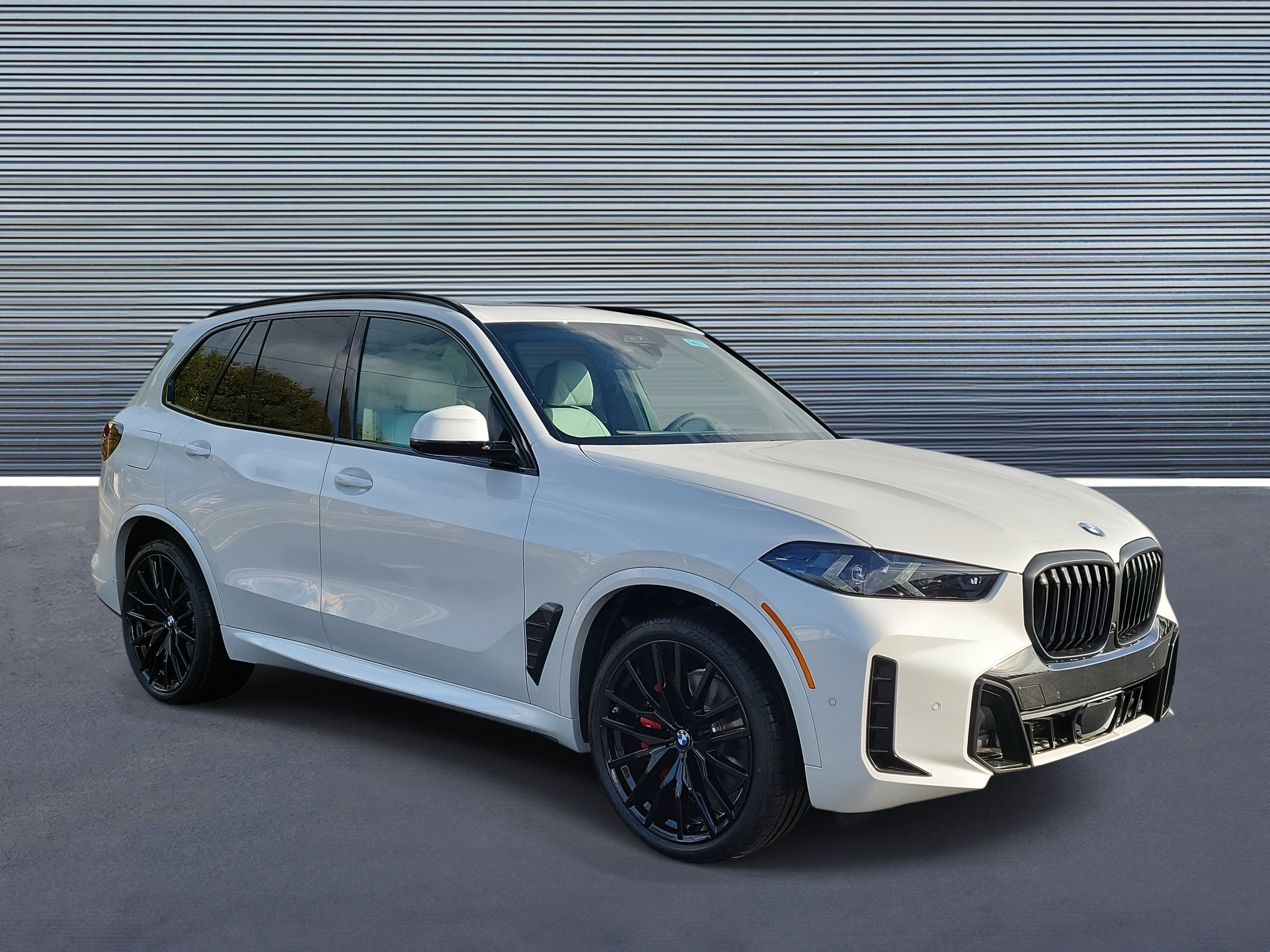 New 2026 BMW X5 xDrive40i w/ M Sport Package image 2