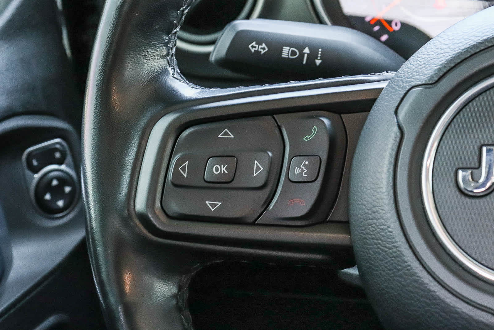 Used 2021 Jeep Gladiator Sport AWD/4WD image 22