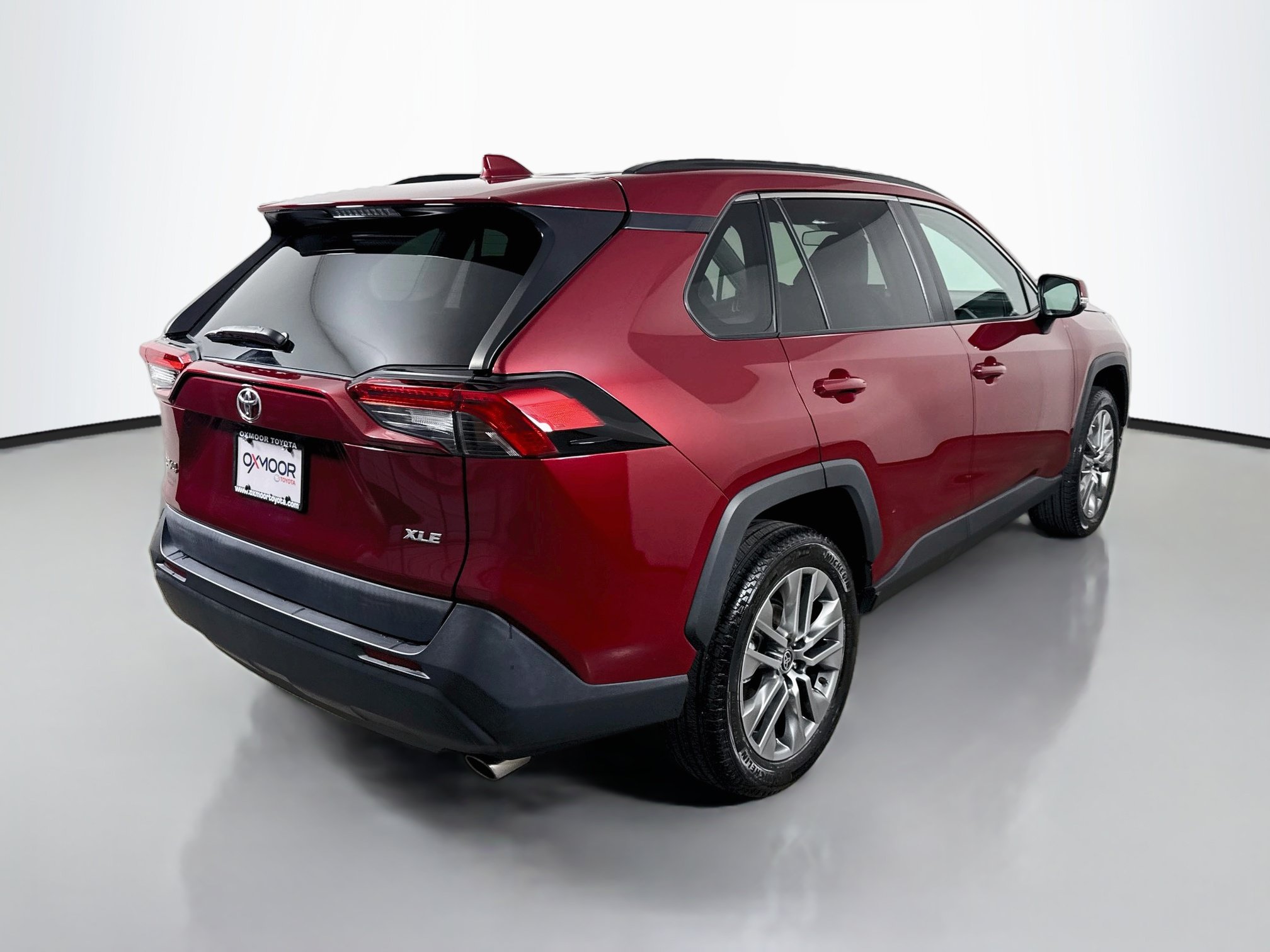 Certified 2022 Toyota RAV4 XLE Premium FWD image 7