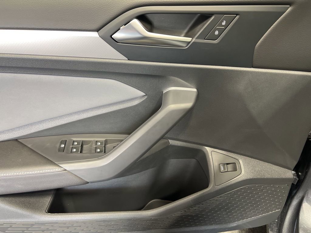New 2025 Volkswagen Jetta SE image 11