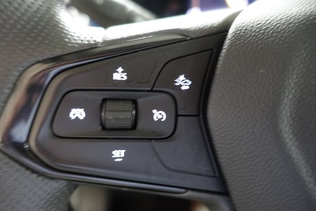 Used 2025 Chevrolet Trax LT FWD image 13
