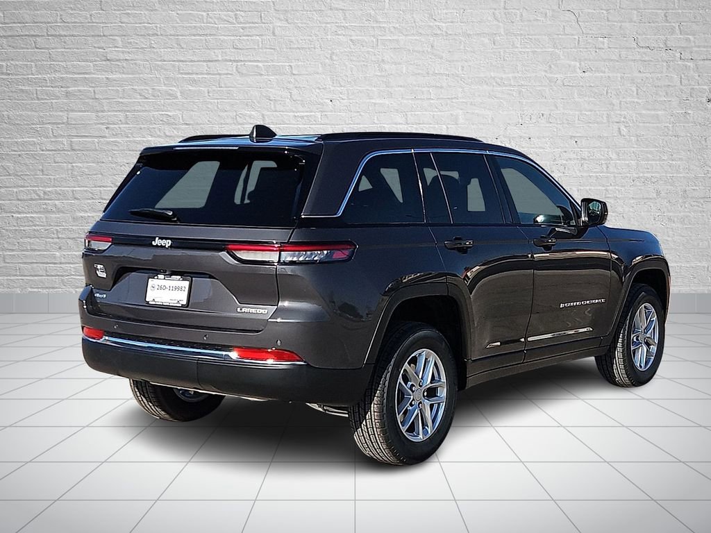 New 2026 Jeep Grand Cherokee Laredo AWD/4WD image 4