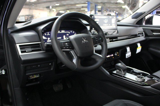 New 2026 Mitsubishi Outlander SE FWD image 5