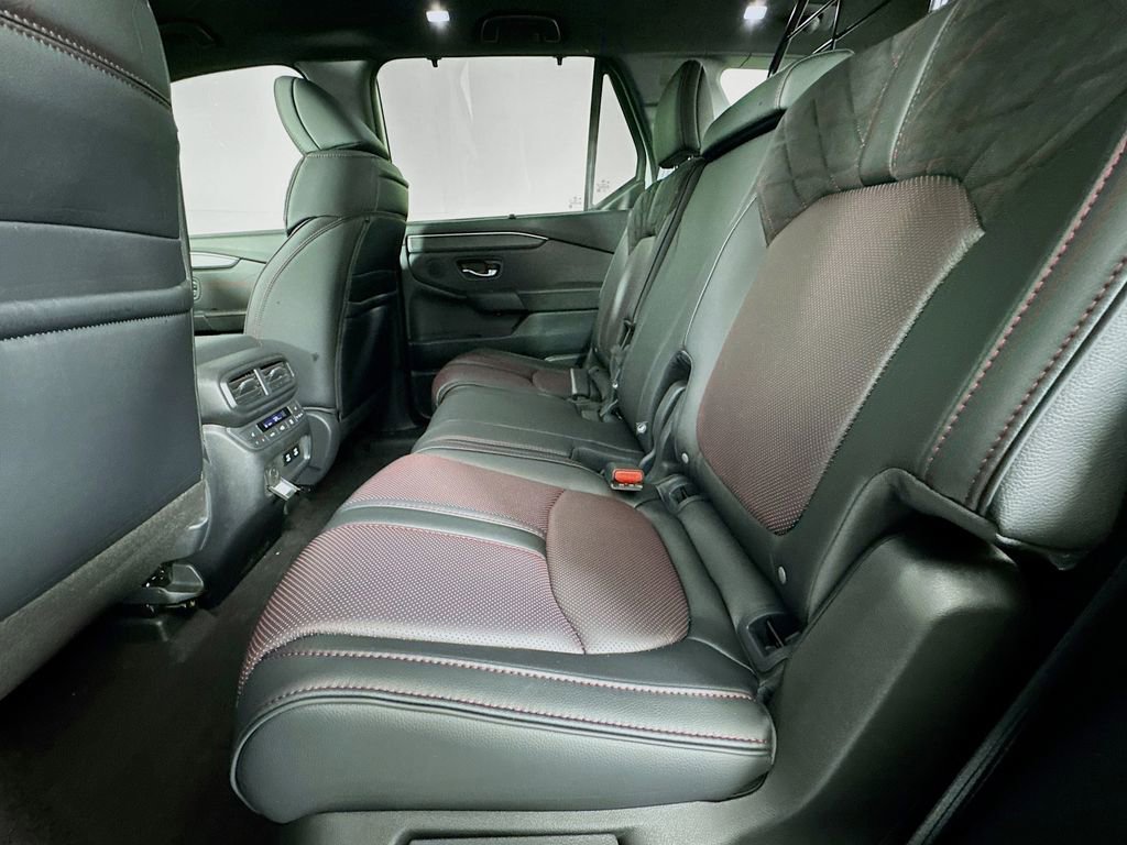 New 2026 Honda Pilot Black Edition image 31