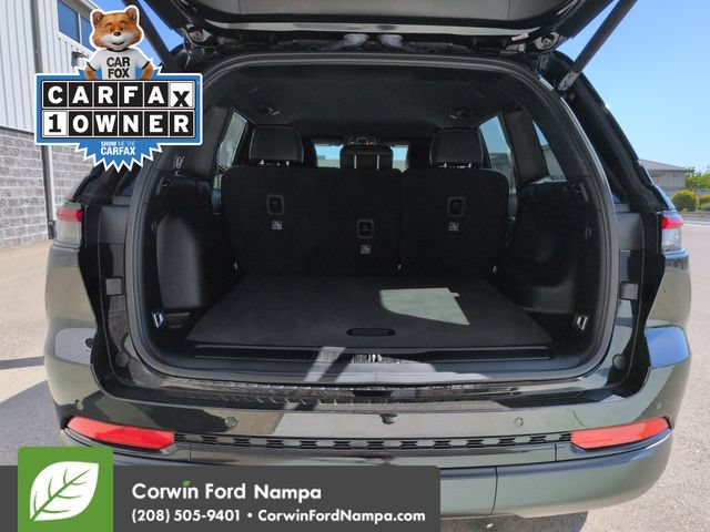 Used 2025 Jeep Grand Cherokee Limited w/ Black Appearance Package AWD/4WD image 28