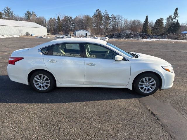 Used 2017 Nissan Altima 2.5 S w/ Power Driver Seat Package image 6