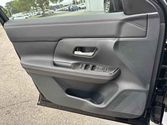 New 2026 Nissan Kicks SR FWD image 24