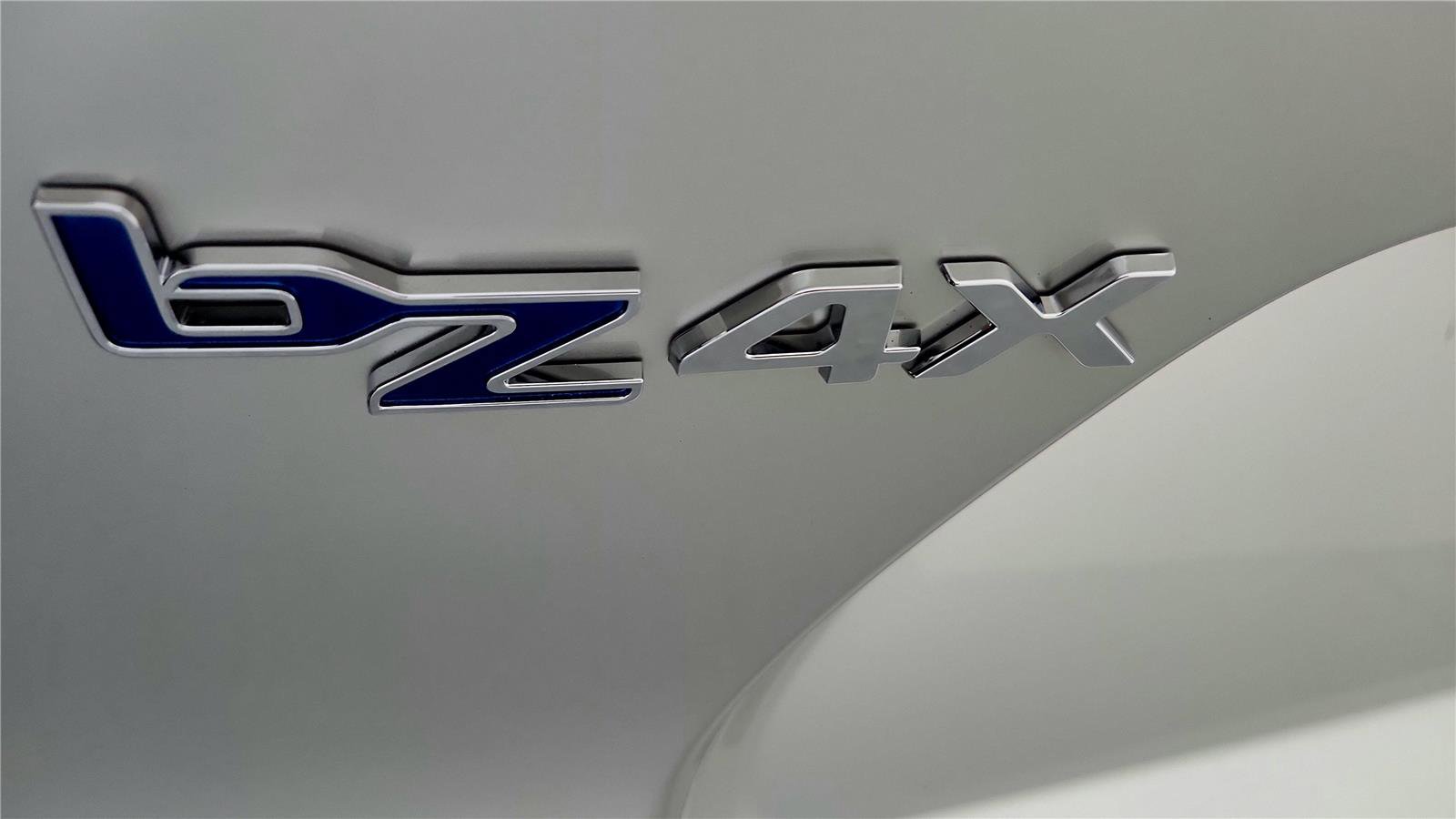 Used 2023 Toyota bZ4X XLE w/ Weather Package image 13