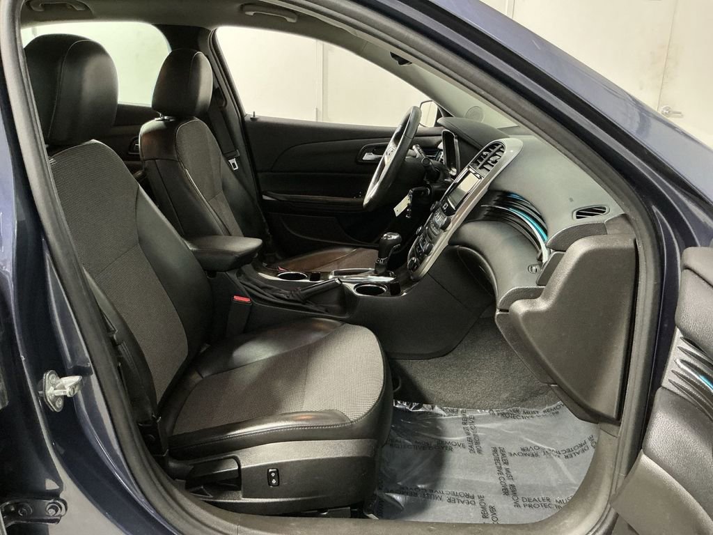 Used 2015 Chevrolet Malibu LT image 31