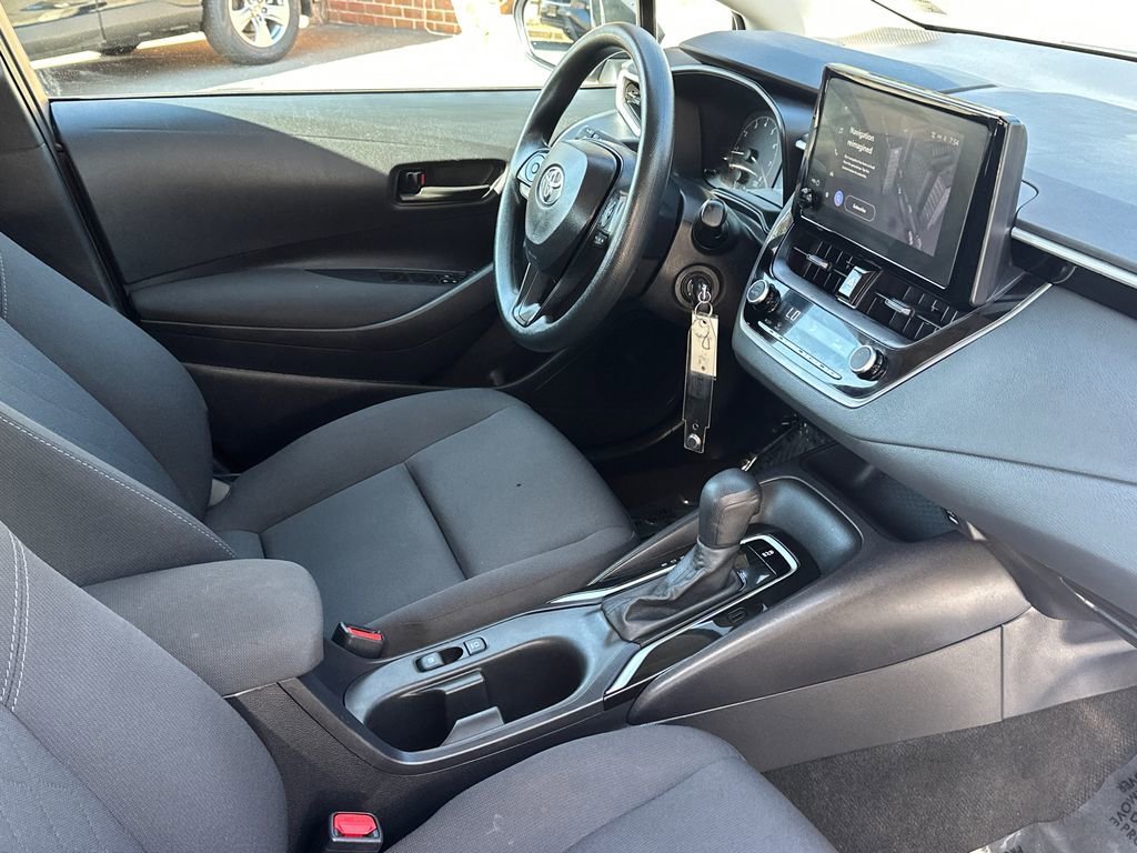 Used 2025 Toyota Corolla LE image 8