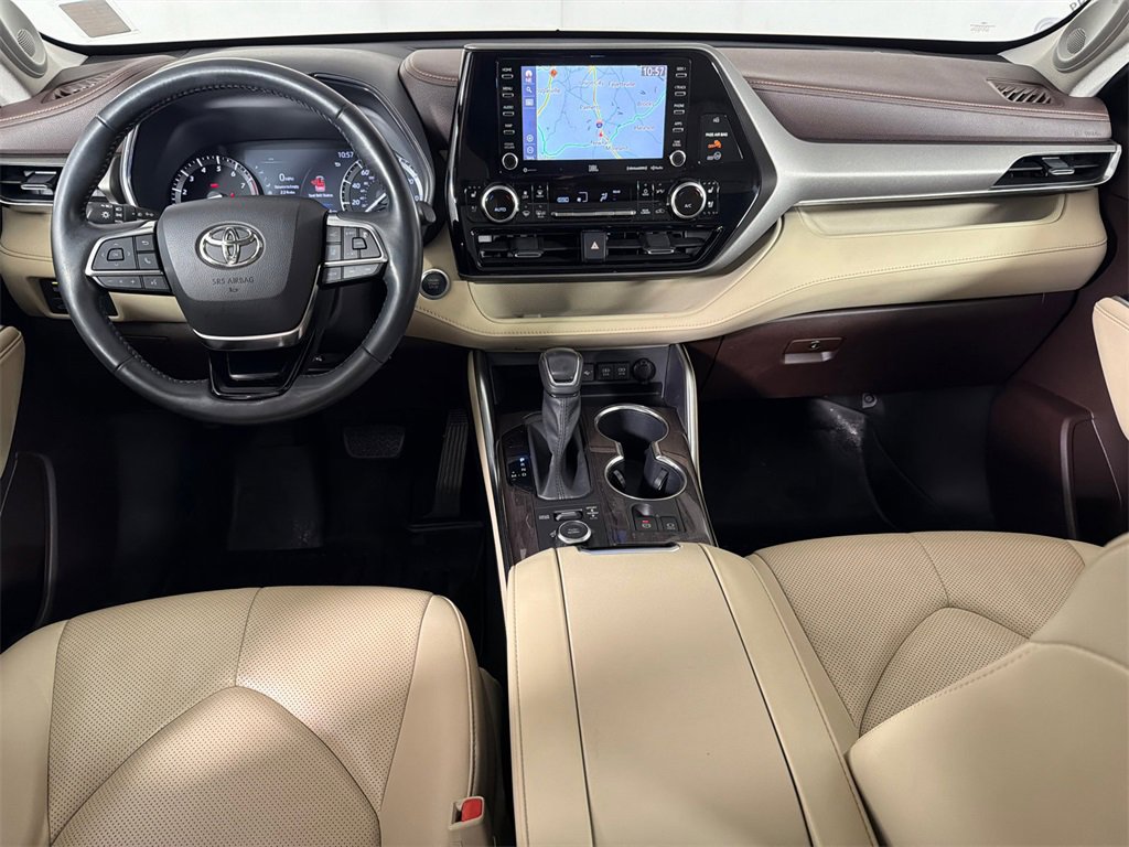 Used 2020 Toyota Highlander Limited image 25