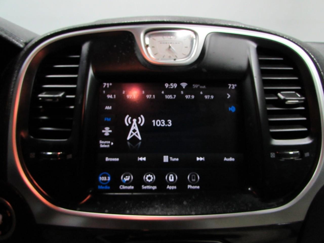 Used 2020 Chrysler 300 Touring image 26