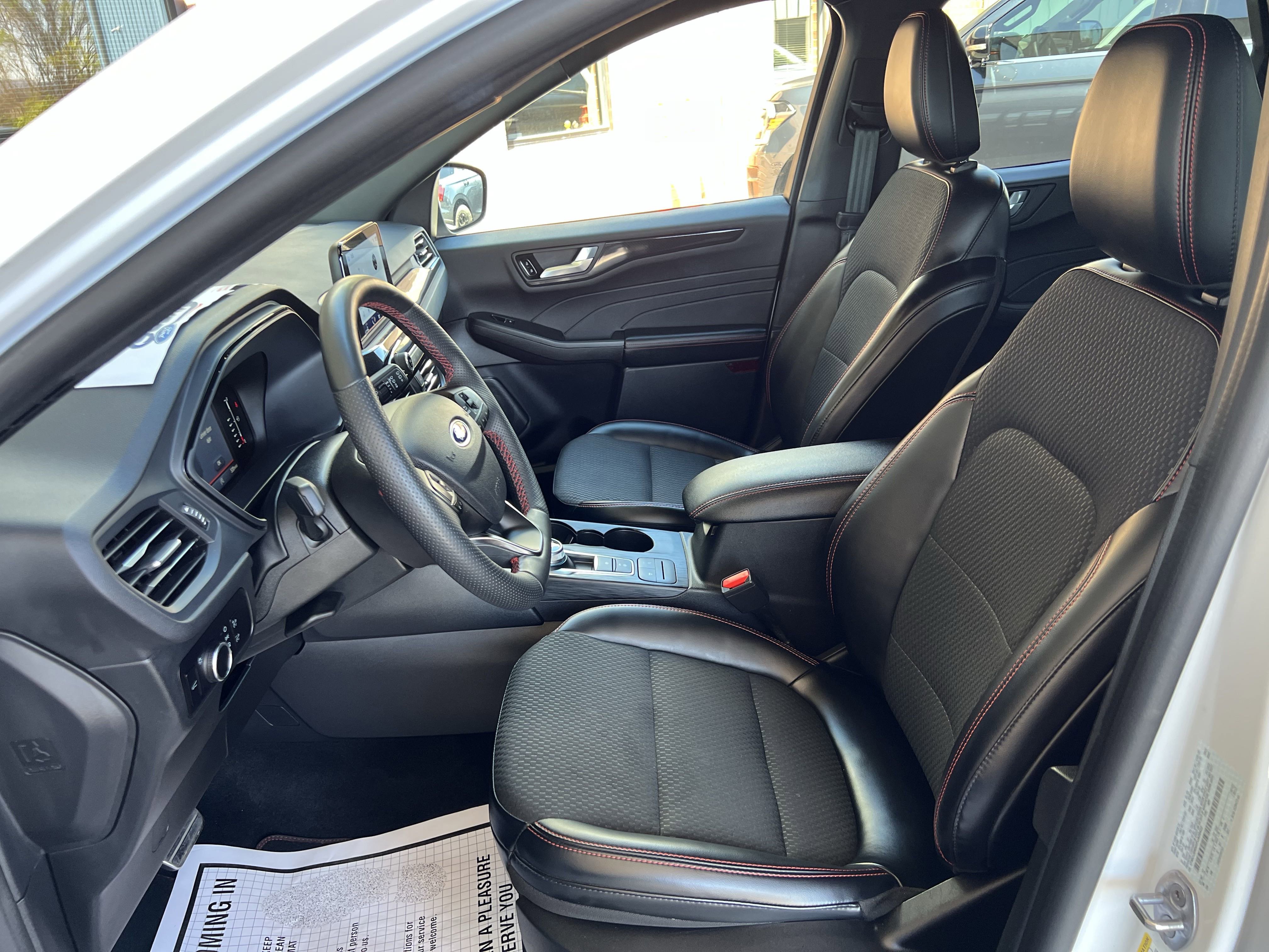 Used 2023 Ford Escape ST-Line image 12