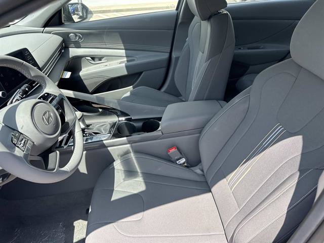 New 2026 Hyundai Elantra SEL Sport FWD image 19