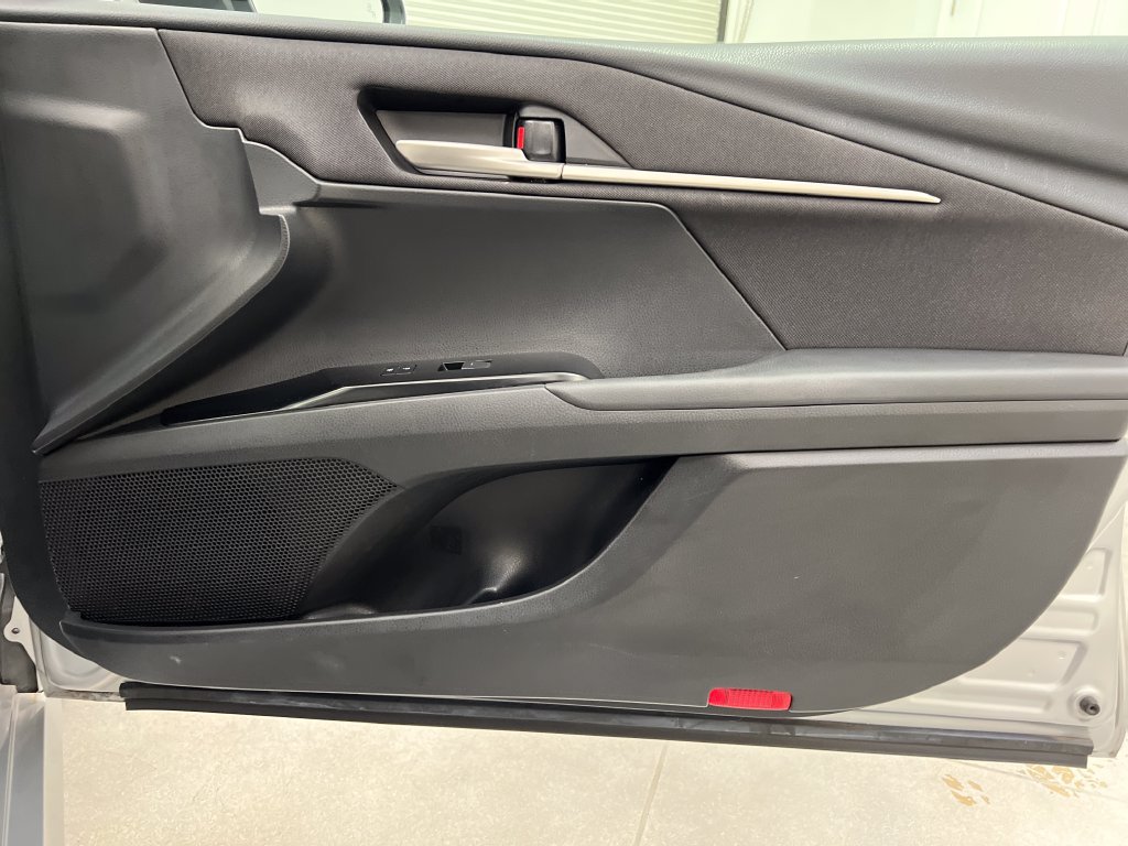 Used 2025 Toyota Camry LE FWD image 28