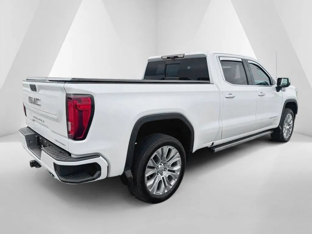 Used 2022 GMC Sierra 1500 Denali w/ Denali Reserve Package AWD/4WD image 7