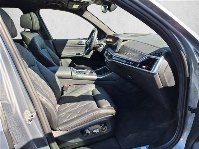 Used 2025 BMW X7 xDrive40i w/ M Sport Package AWD/4WD image 23