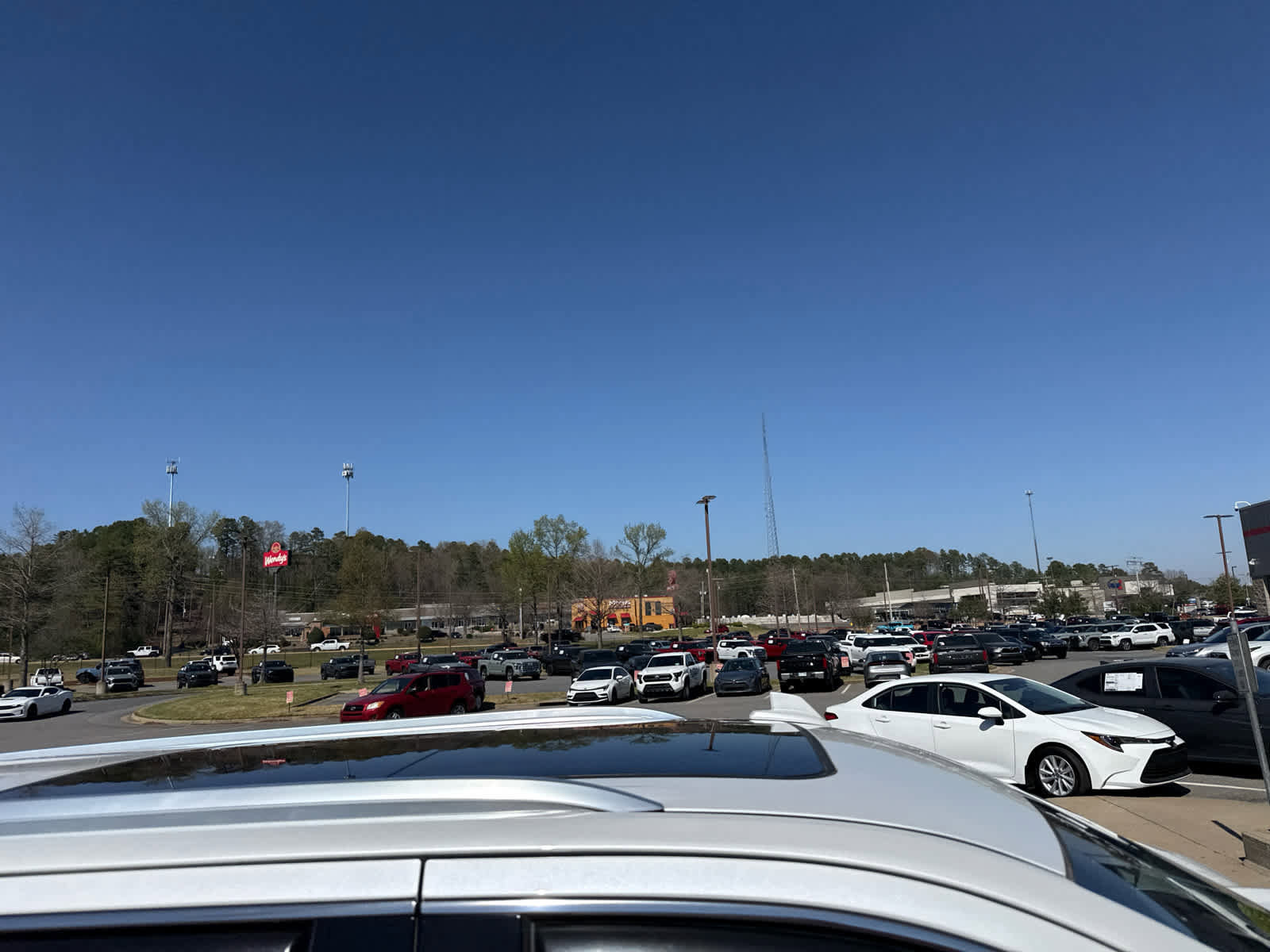 Used 2023 GMC Yukon SLT w/ SLT Premium Package image 11