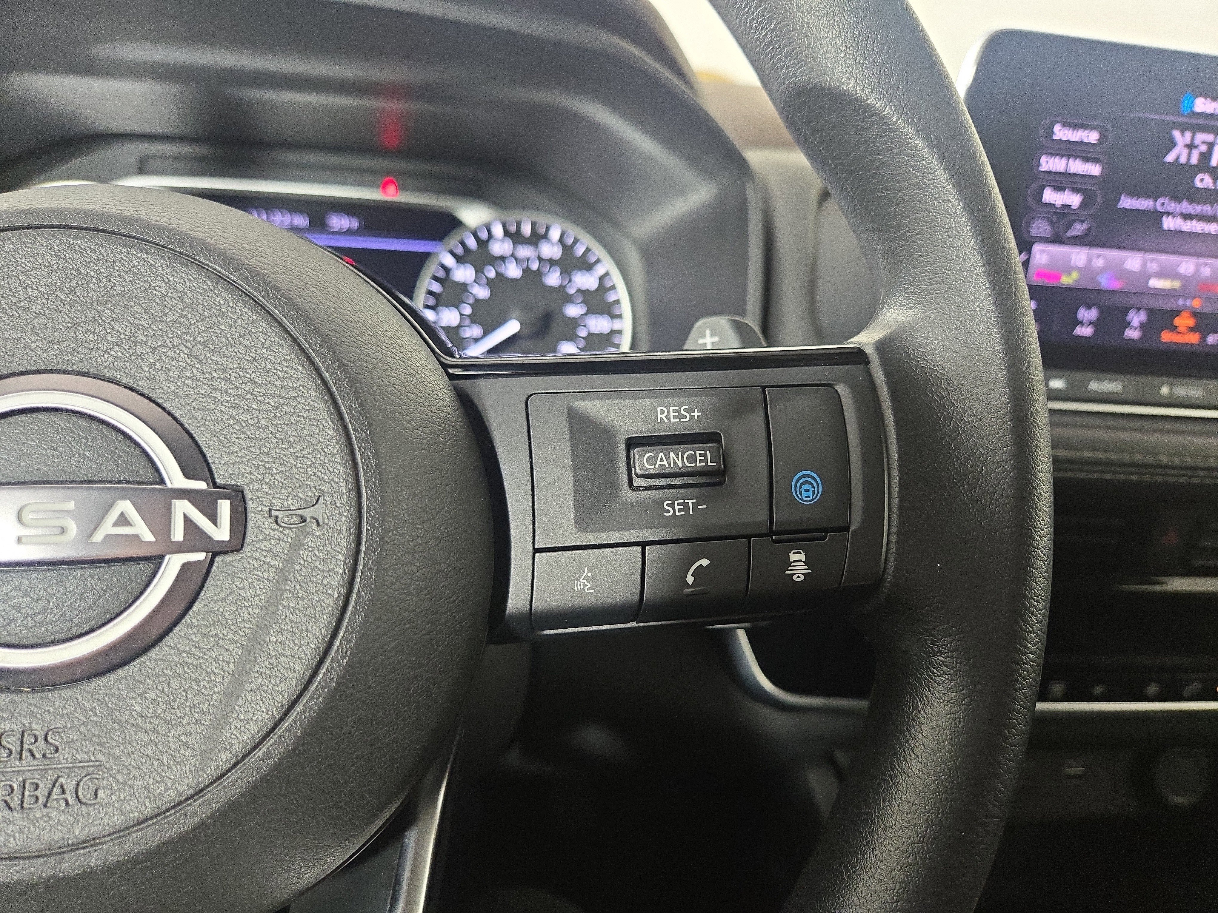 Used 2023 Nissan Rogue SV image 16