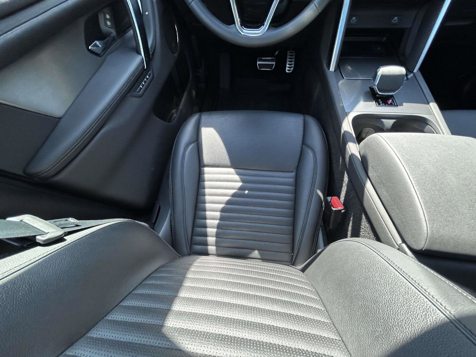 Used 2025 Land Rover Discovery Sport Dynamic SE image 14