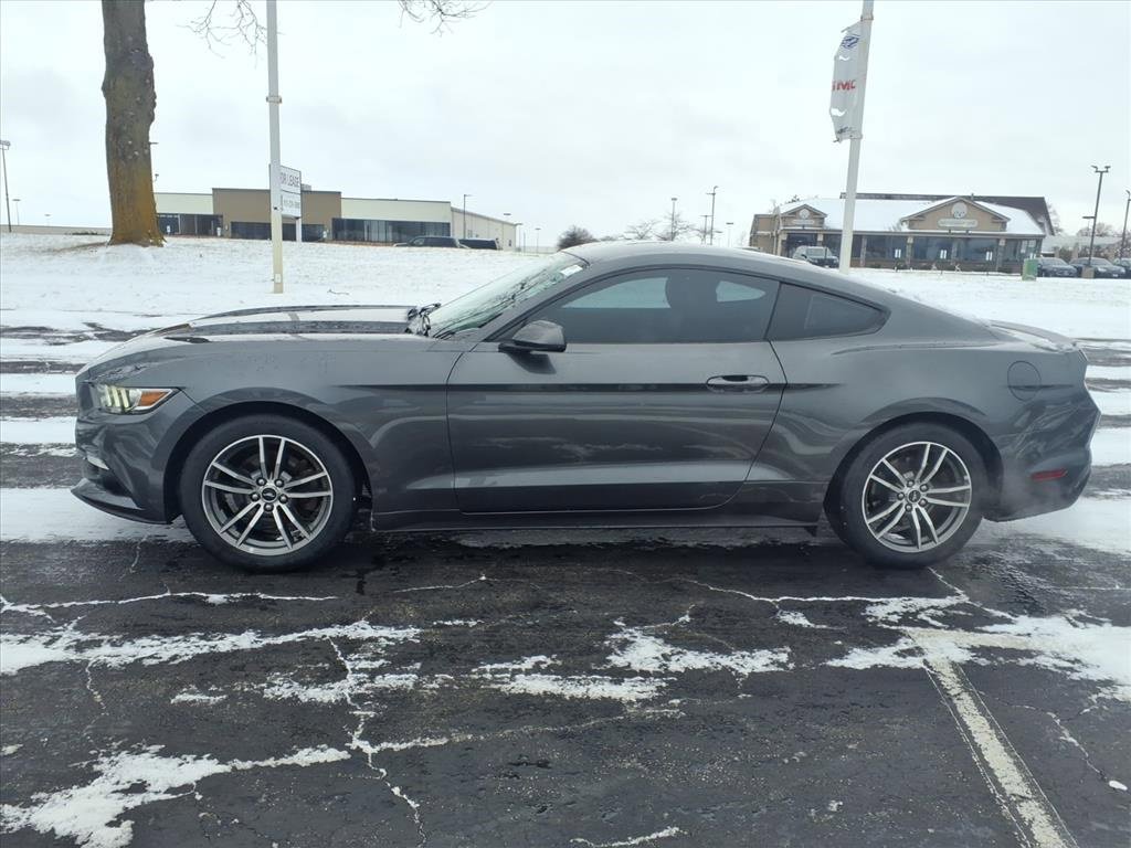 Used 2016 Ford Mustang Premium image 4