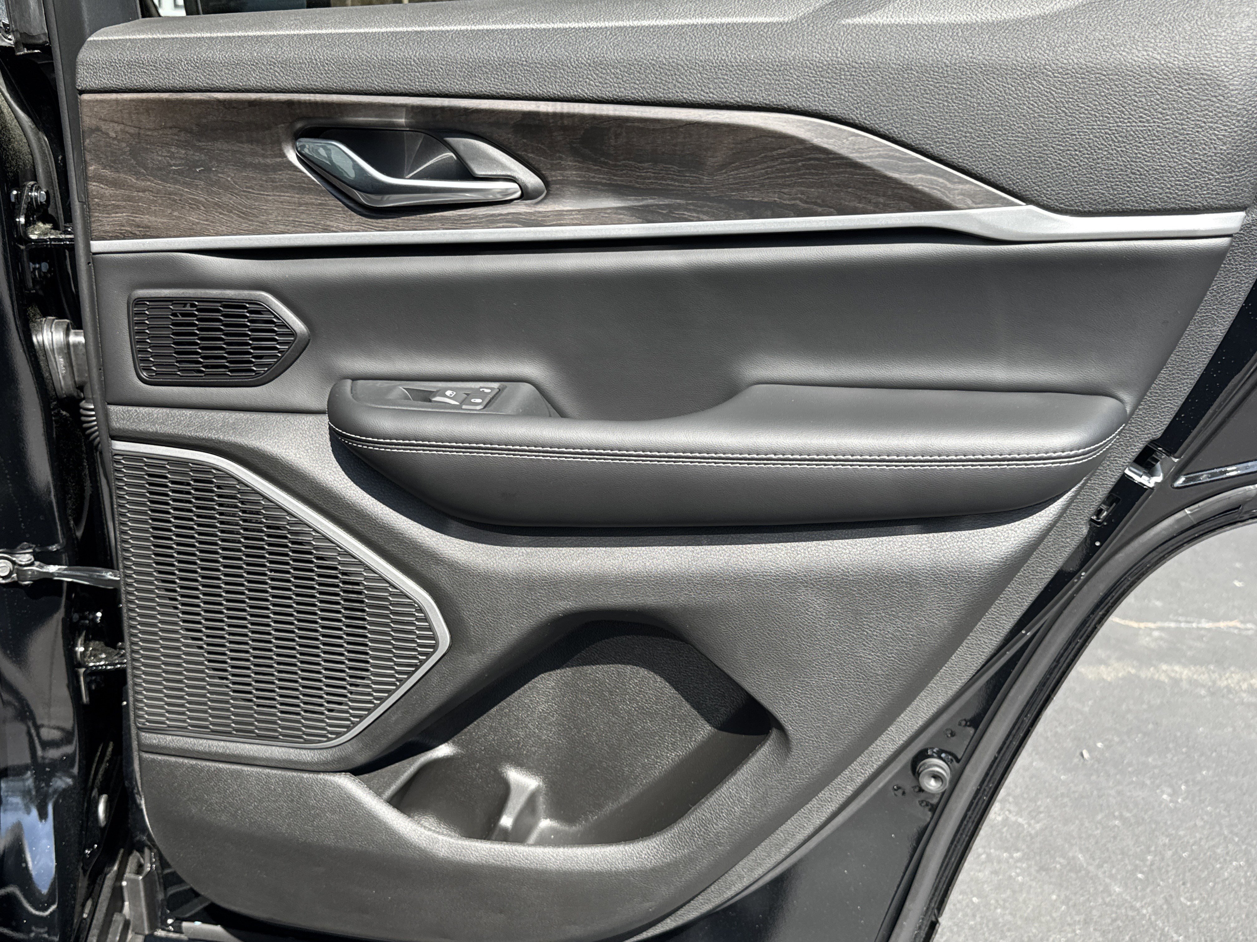 New 2026 Jeep Grand Cherokee Limited w/ Luxury Tech Group II image 19