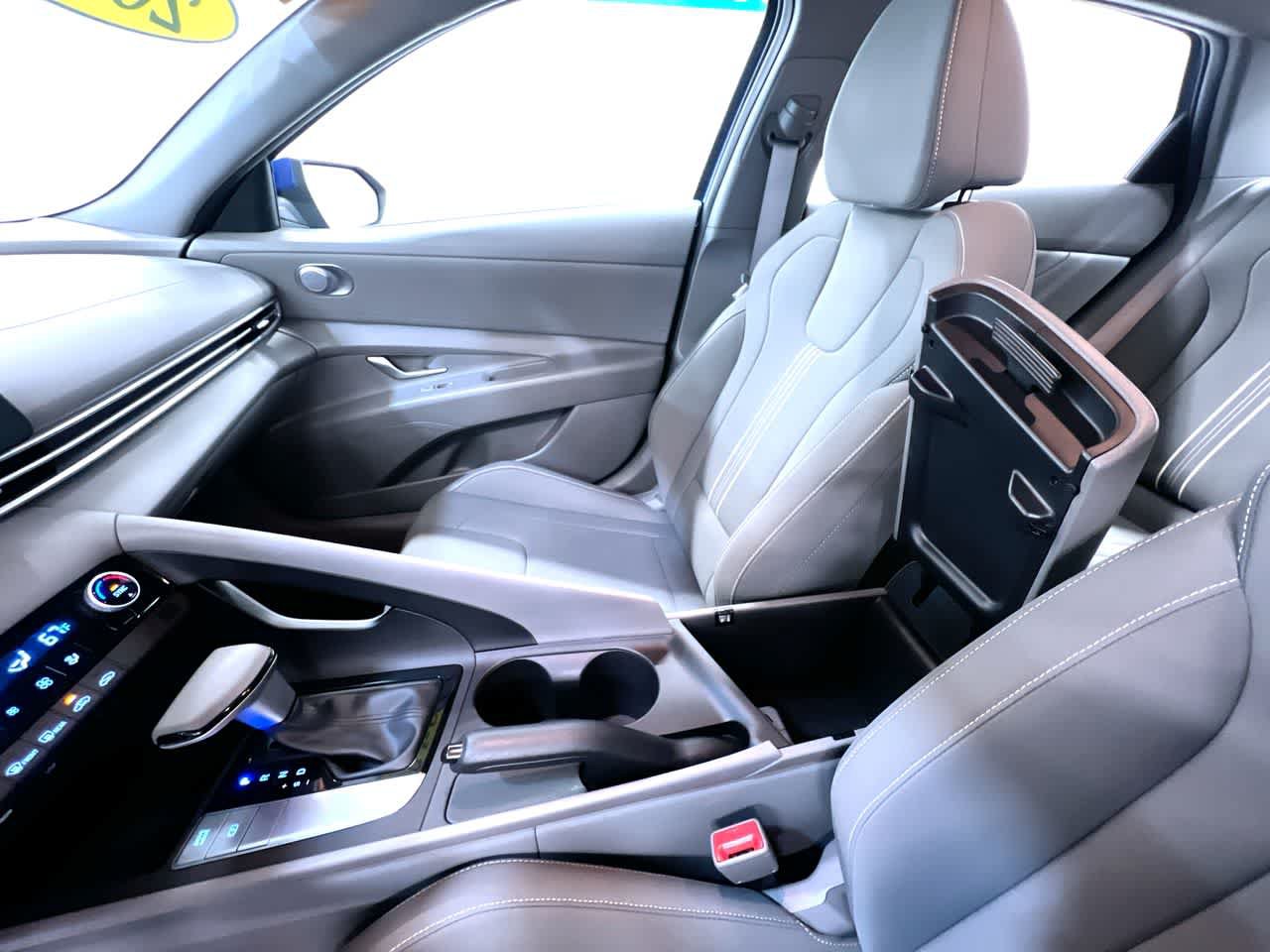 Used 2023 Hyundai Elantra SEL FWD image 30