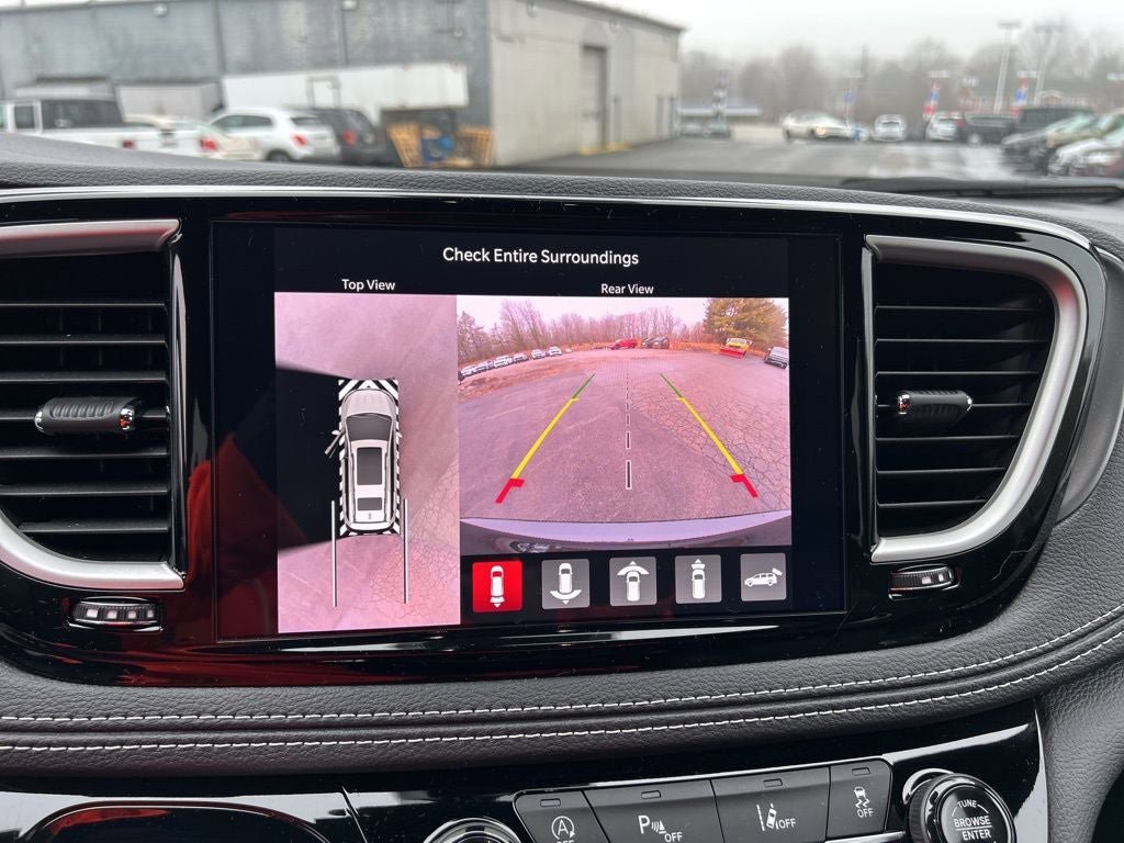 New 2026 Chrysler Pacifica Select AWD/4WD image 15