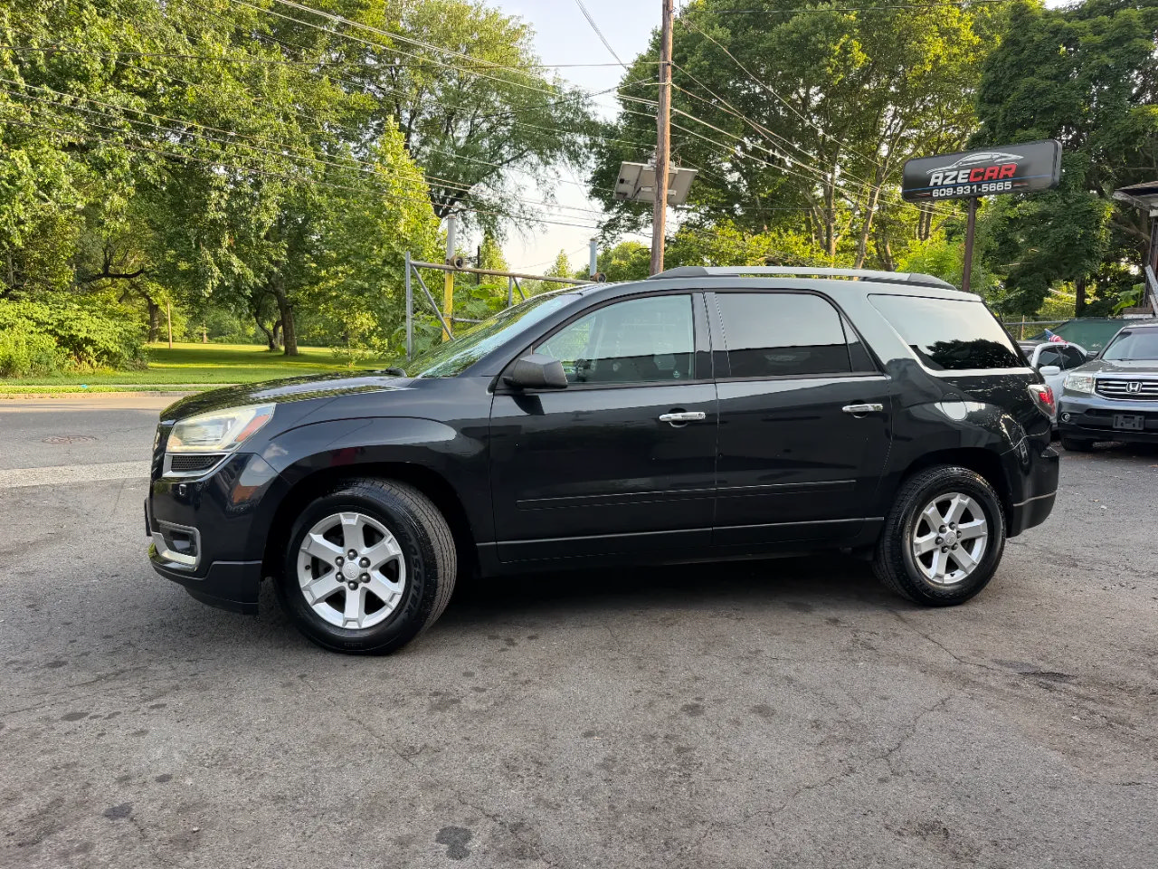 Used 2013 GMC Acadia SLE FWD image 7