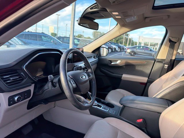 Used 2020 Ford Escape Titanium AWD/4WD image 14
