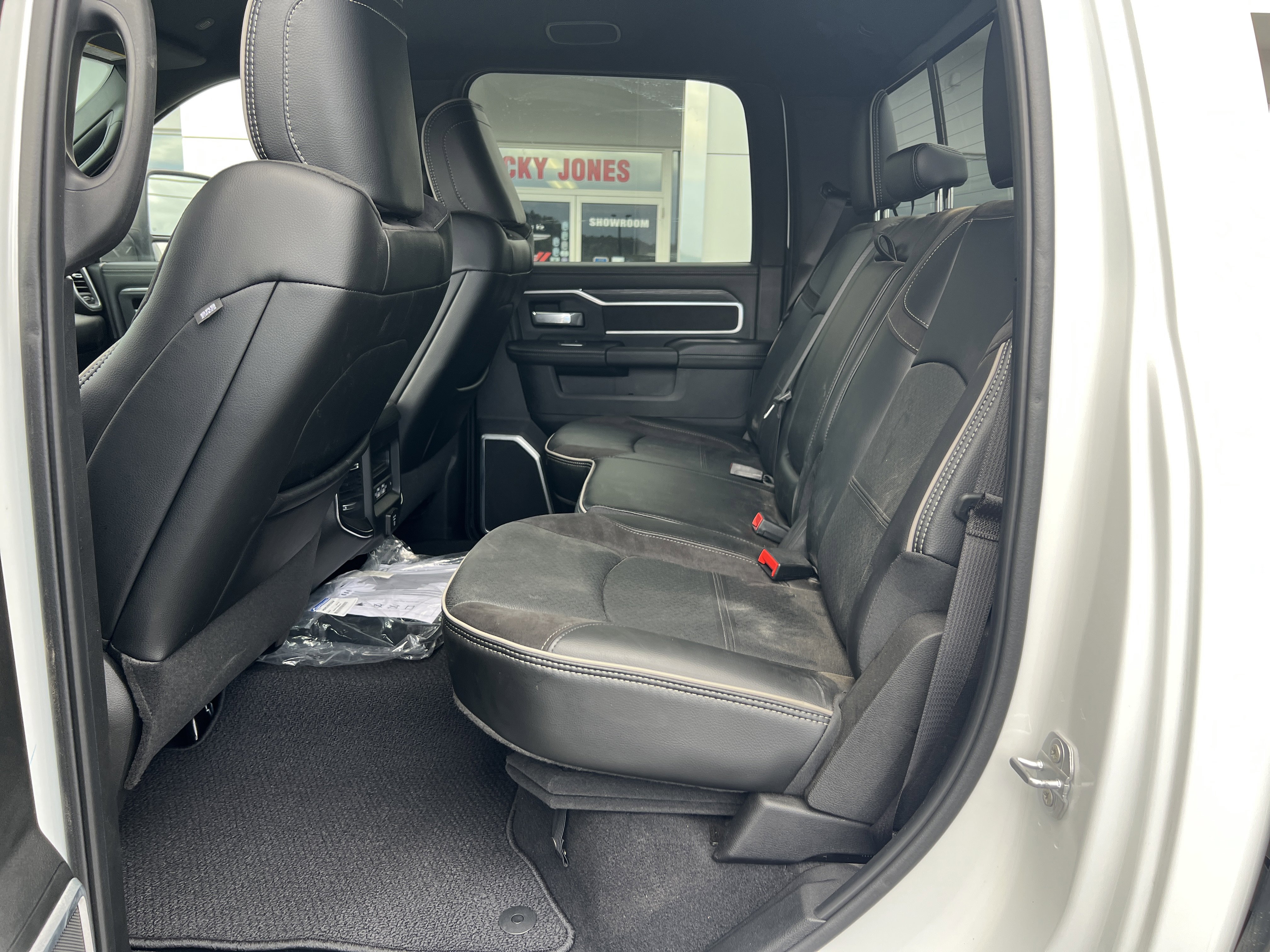 Used 2024 RAM 3500 Laramie w/ Night Edition image 14